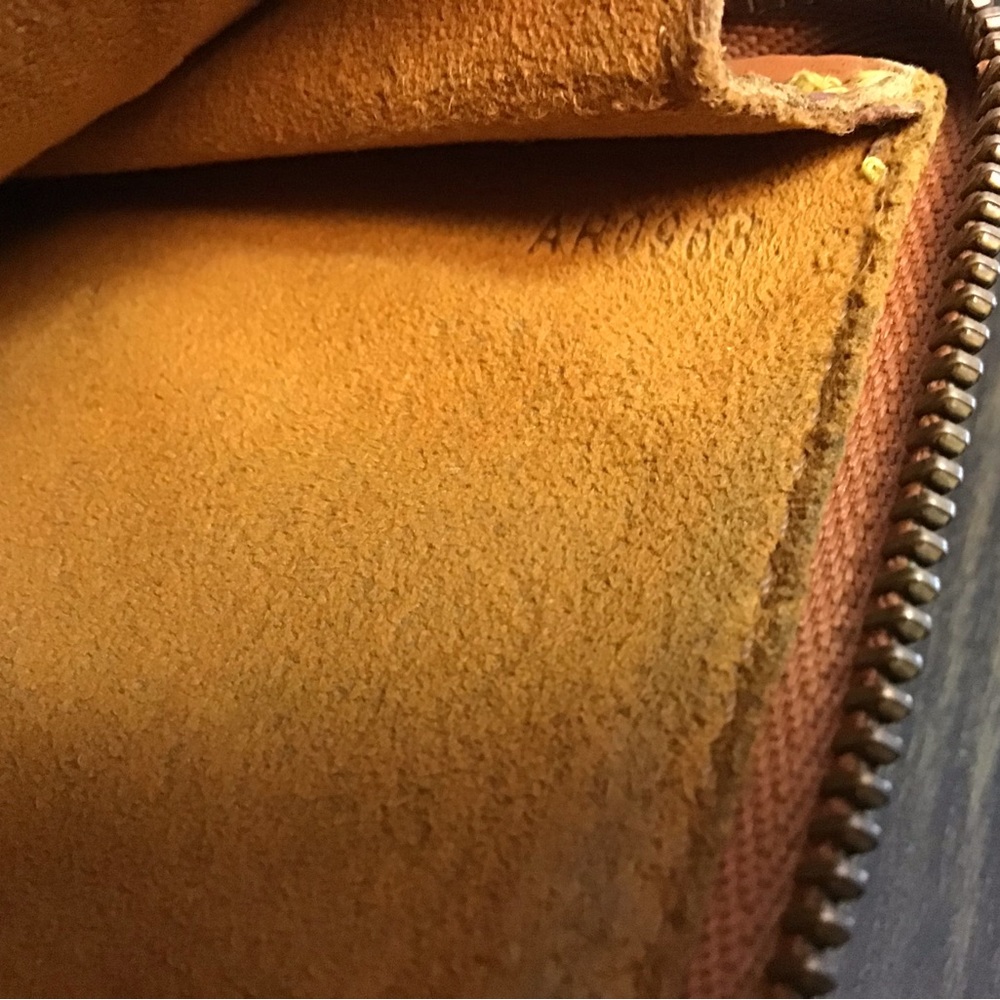 Louis Vuitton Epi Accessories Pouch - Picture 8 of 9